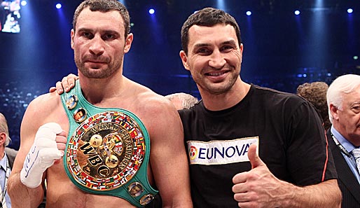 Witali (l.) und Wladimir Klitschko steigen demnächst wieder in den Ring