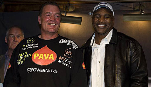 Showdown der Box-Oldies in Kopenhagen: Brian Nielsen (l.) und Box-Ikone Evander Holyfield (r.)