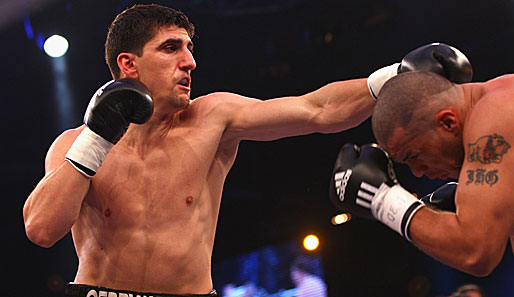 Marco Huck hatte gegen den Argentinier Hugo Hernan Garay die besseren Treffer