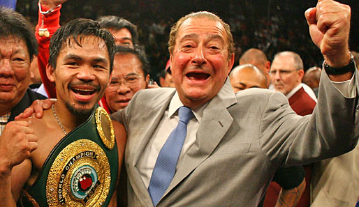 Manny Pacquiaos Promoter Bob Arum (r.) erteilt den Mayweather-Gerüchten eine Absage