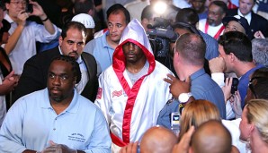 Bernard Hopkins (M.) trifft am Samstag auf Karo Murat