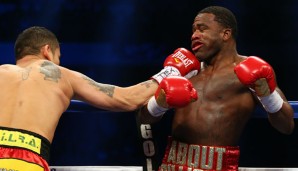 Marcos Maidana (l.) schickte Adrien Broner mit Power Punches mehrmals zu Boden