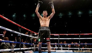 Die Pose eines Siegers: Carl Froch bleibt Weltmeister im Supermittelgewicht