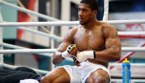 JOSHUA: 1,98 m, 112,4 kg. Kabayel: "Er ist ein Vollathlet mit einer brutalen Fitness. Für einen Schwergewichtsboxer hat er einen unglaublichen Körper. Er ist deutlich größer und wird kein Problem mit Ruiz' Schnelligkeit haben." Vorteil Joshua: 1:3.