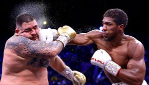 Anthony Joshua (r.) hat Andy Ruiz geschlagen.