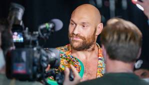 ... der Kampf jedoch ins Wasser. Fury wurde in der Folge von Depressionen heimgesucht, schwoll auf 150 Kilo und hatte mit einem Drogenproblem zu kämpfen. Erst 2018 bekam er seine Probleme in den Griff und kehrte in den Ring zurück.