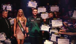 Kevin Münch schaffte dir größte Sensation bislang bei der Darts-WM und warf den zweifachen Weltmeister Adrian Lewis aus dem Turnier