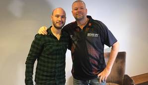 SPOX-Redakteur Jochen Rabe traf Raymond van Barneveld in Düsseldorf zum Interview