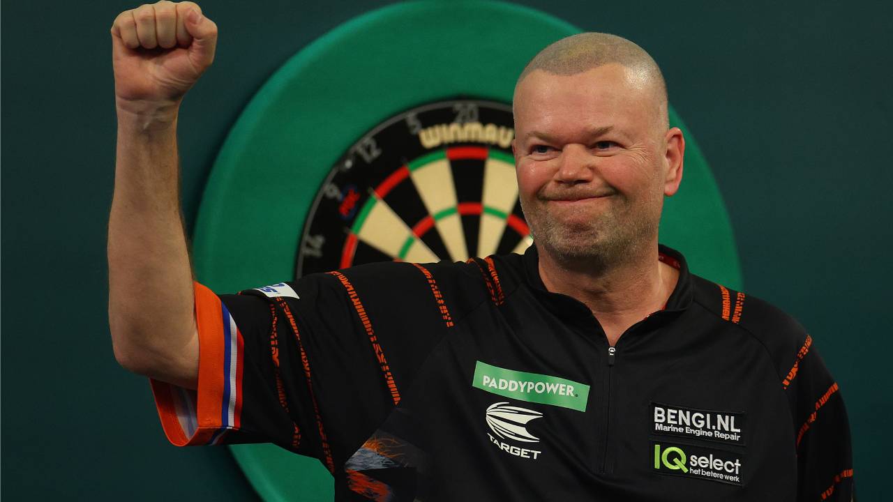 Altmeister Raymond van Barneveld spielt heute gegen Jim Williams.