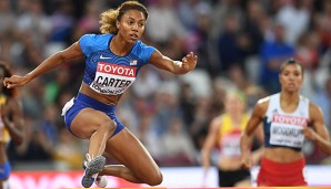 Kori Carter holt Gold über 400 Meter Hürden