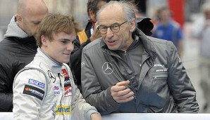 Peter Mücke (r.) mit dem österreichischen Fahrer Lucas Auer