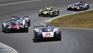 Das Team um Timo Bernhard konnte Porsche den dritten Le-Mans-Sieg in Folge sichern