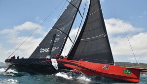 Die Maxi-Yacht liegt bei der traditionsreichen Sydney-Hobart-Regatta in Führung