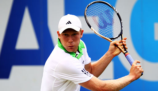 Matthias Bachinger hat beim ATP-Turnier in Gstaad überraschend das Achtelfinale erreicht