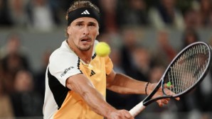 Alexander Zverev spielt im Halbfinale der French Open gegen Casper Ruud.