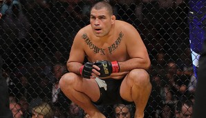 Cain Velasquez plagen offenbar Rückenschmerzen