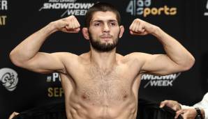 UFC-Star Khabib Nurmagomedov feiert bei UFC 254 sein Comeback im Octagon gegen Justin Gaethje.