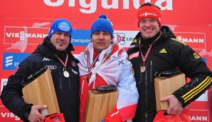 Felix Loch gewann mit der deutschen Teamstaffel in Innsbruck