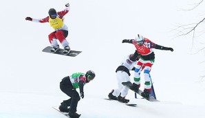 Beim Snowboard-Cross geht es wild zu