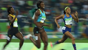 Shaunae Miller von den Bahamas (M.) darf sich über Gold freuen