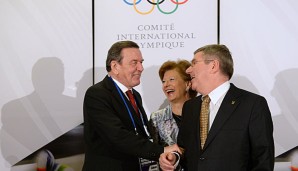 Gerhard Schröder traf sich im Vorfeld der Spiele mit IOC-Präsident Thomas Bach