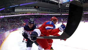 Alex Ovechkin (r.) muss mit Russland in die Quali für das Viertelfinale