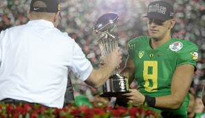 Quarterback Marcus Mariota (r.) gilt als Top-Pick im NFL-Draft 2015