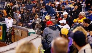 Beim Spiel der Pirates gegen die Cubs wurde eine Frau schwer von einem Baseball getroffen