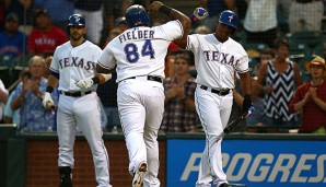 Ein wiedererstarkter Prince Fielder (M.) hält die Texas Rangers im Playoff-Rennen