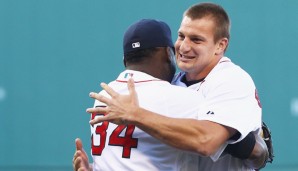 Herzliche Umarmung: Rob Gronkowski (r.) und David Ortiz