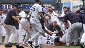 Miguel Cabrera (M.) hatte das Handgemenge durch einen Stoß gegen Romine verursacht