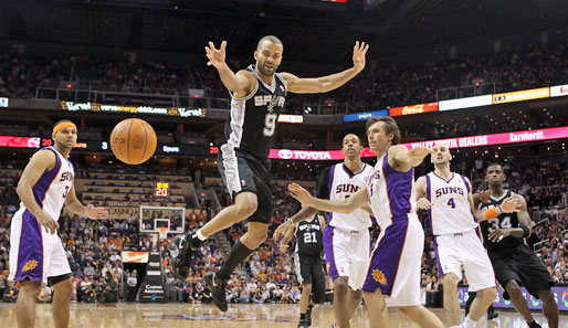 Tony Parker (M.) würde bei einem Lockout eventuell nach Frankreich wechseln