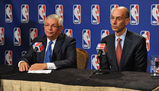 Commissioner David Stern und sein Vize Adam Silver mussten die nächsten Streichungen verkünden