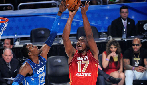 Kommt Dwight Howard (l.), muss Andrew Bynum die Lakers verlassen