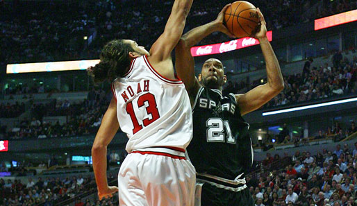 Joakim Noah (l.) und Tim Duncan stehen sich diesmal auch beim All-Star Game gegenüber