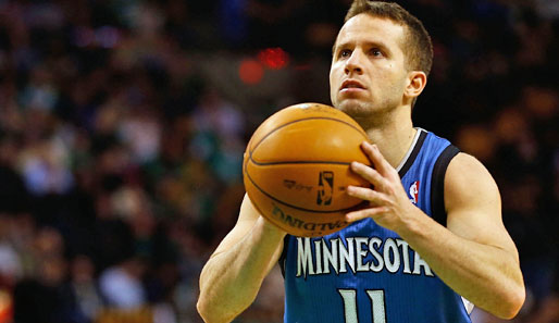 Point Guard J.J. Barea erzielte gegen die Nuggets sechs der letzten sieben Punkte