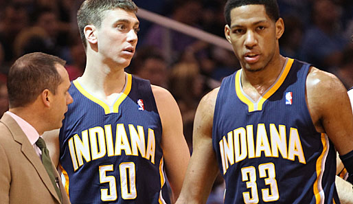 Danny Granger (r.) gab beim Sieg der Indiana Pacers bei den Detroit Pistons sein Saisondebüt