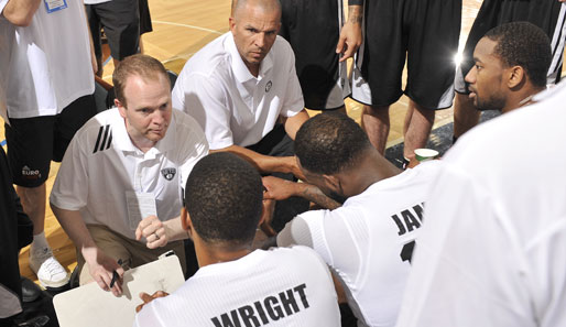 Jason Kidd ging beim ersten Spiel als Head Coach mit der gewohnten Intensität zu Werke