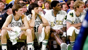 Danny Ainge (l.) hätte sich auch von Kevin McHale (2.v.l.) und Larry Bird (r.) getrennt