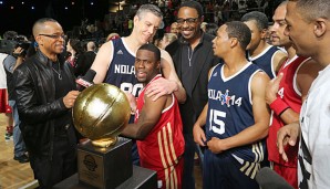 Der zunächst gewählte MVP Kevin Hart gab seinen Award an Arne Duncan ab