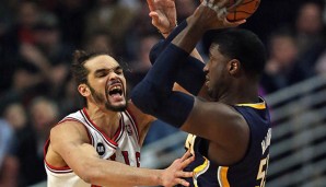 Joakim Noah (l.) legte wieder einmal überragende Werte in allen Bereichen auf