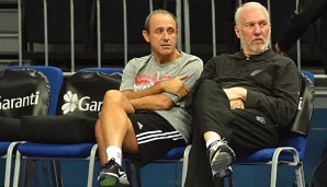 Ettore Messina (l.) ist seit dem Sommer Assistant Coach von Gregg Popovich