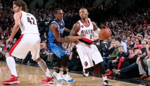 Damian Lillard (r.) und den Blazers genügte eine solide Leistung zum Sieg gegen die Mavs