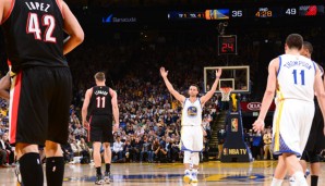 Stephen Curry (M.) war auch gegen die Blazers on fire