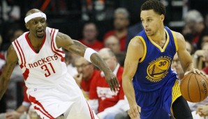 Stephen Curry (r.) lieferte in Spiel 3 gegen die Rockets erneut eine fabelhafte Partie ab