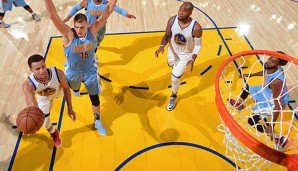 Stephen Curry traf gegen die Denver Nuggets acht Dreier