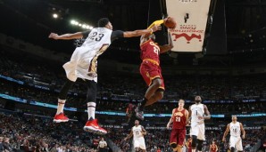 Die Gegenwart gegen die Zukunft? LeBron James (r.) im Duell gegen Anthony Davis