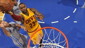 LeBron James (M.) und die Cavaliers fahren gegen die Magic einen deutlichen Sieg ein