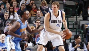 Dirk Nowitzki (r.) war mit 20 Punkten zweitbester Scorer bei den Mavericks