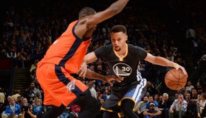 Stephen Curry (r.) und die Warriors schlagen auch die Oklahoma City Thunder